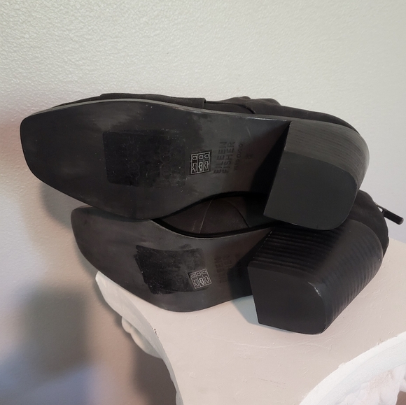 EILEEN Fisher Suede Black Shoe Boot - Sold - Picture 4 of 5